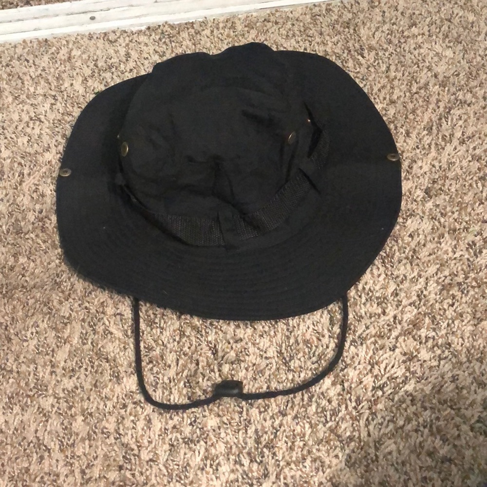 Black safari hat